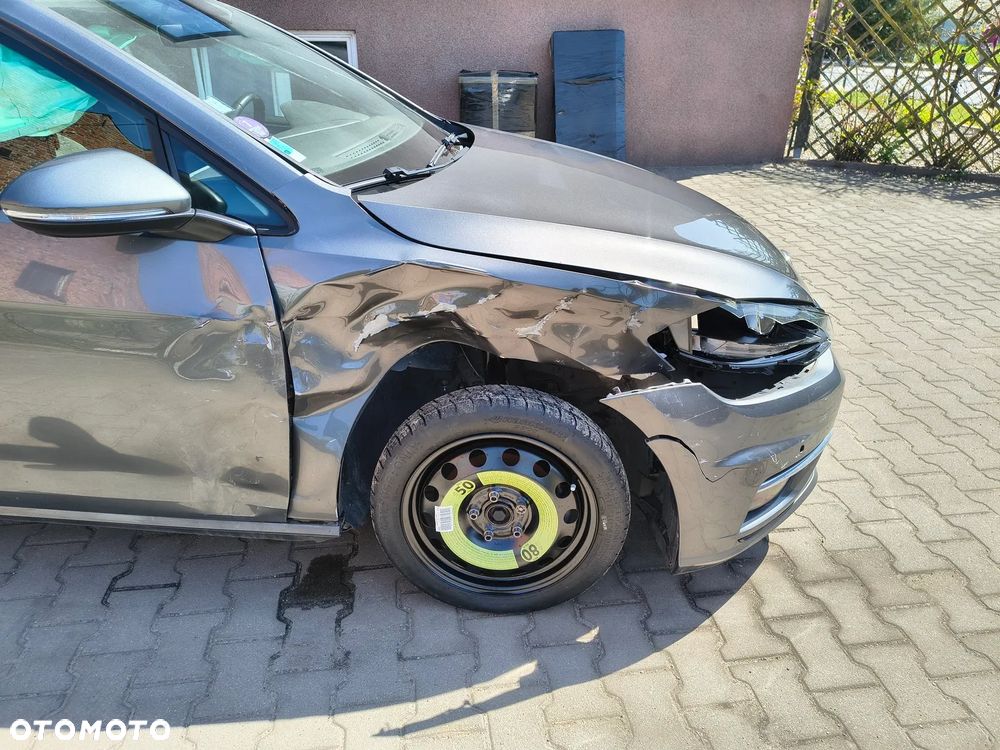 Volkswagen Golf - 4