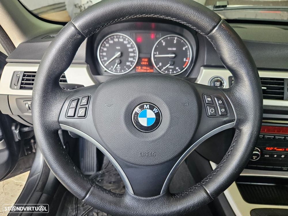 BMW 318 d LifeStyle - 18