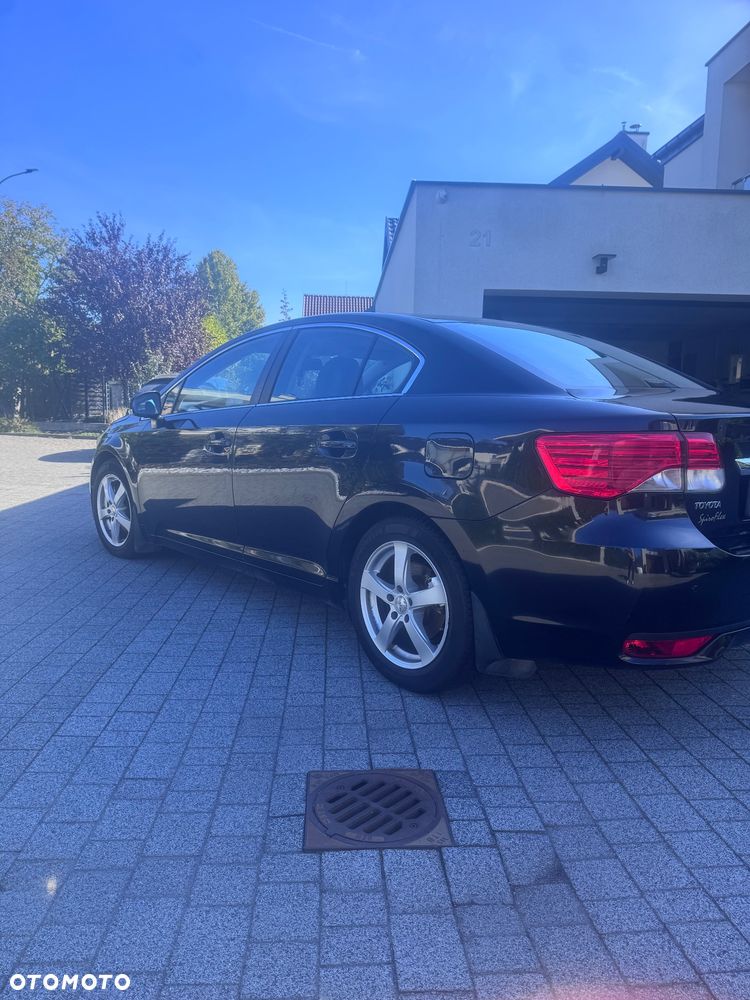 Toyota Avensis 2.2 D-4D Sol Plus - 2