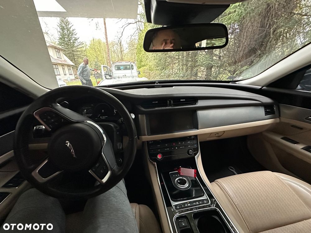 Jaguar XF 2.0 i4D AWD Prestige - 7