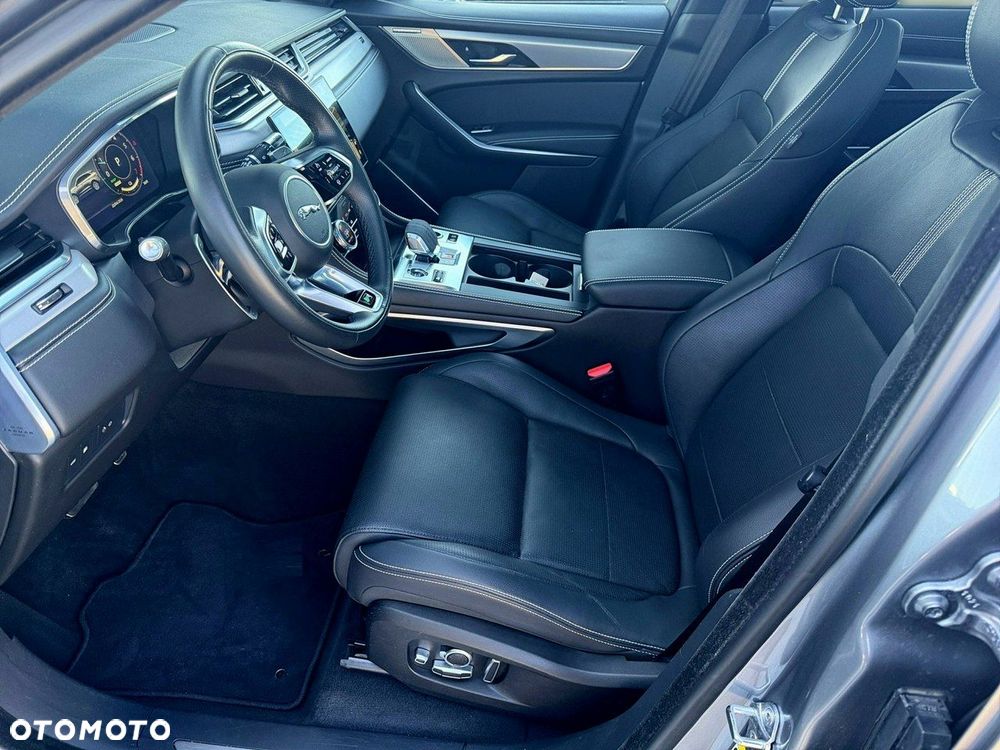 Jaguar F-Pace - 14