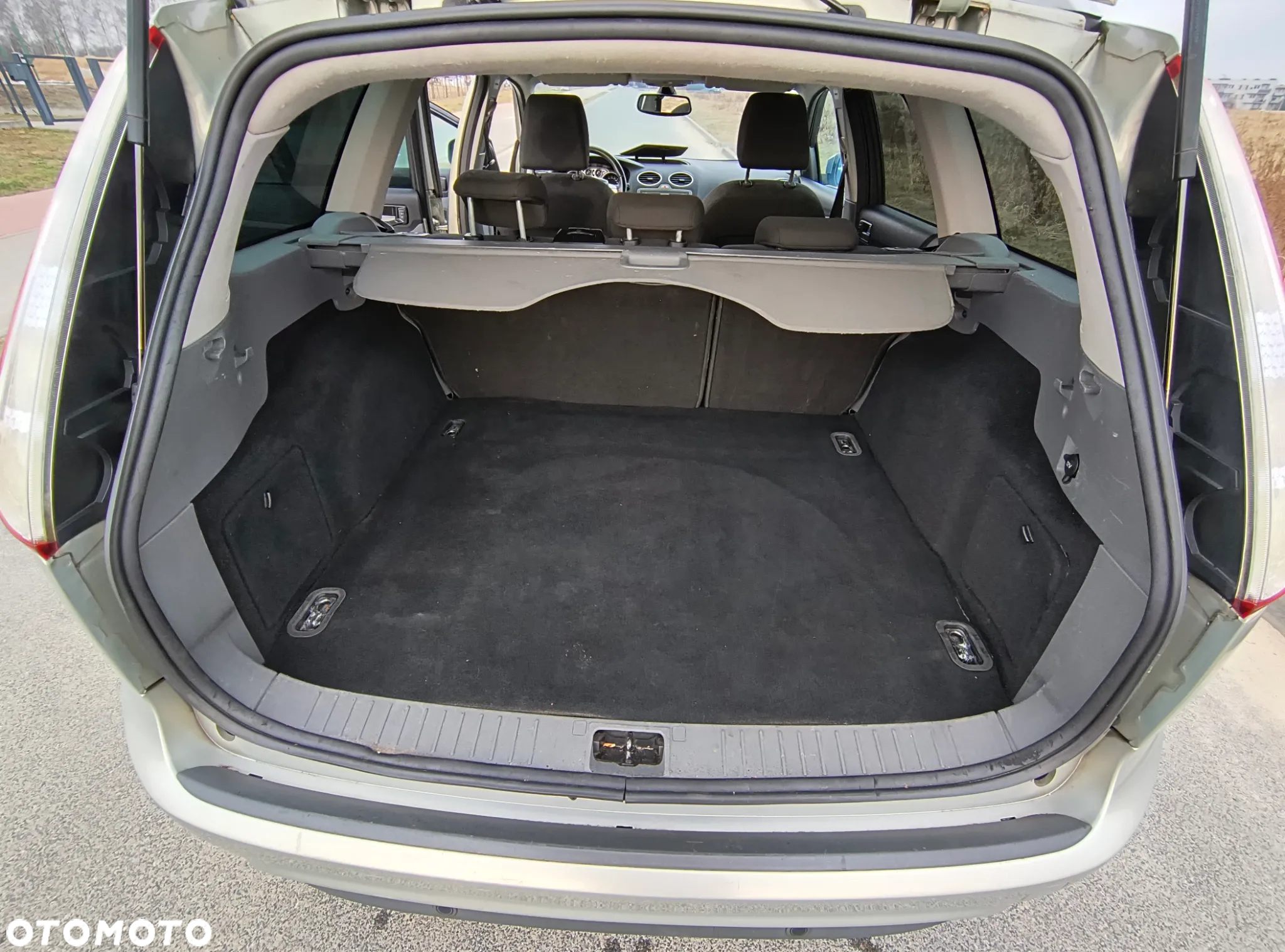 Ford Focus 1.6 16V Ghia - 27