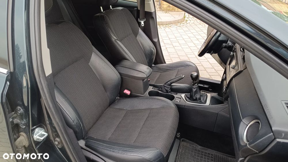 Toyota Auris 2.0 D-4D Premium - 13