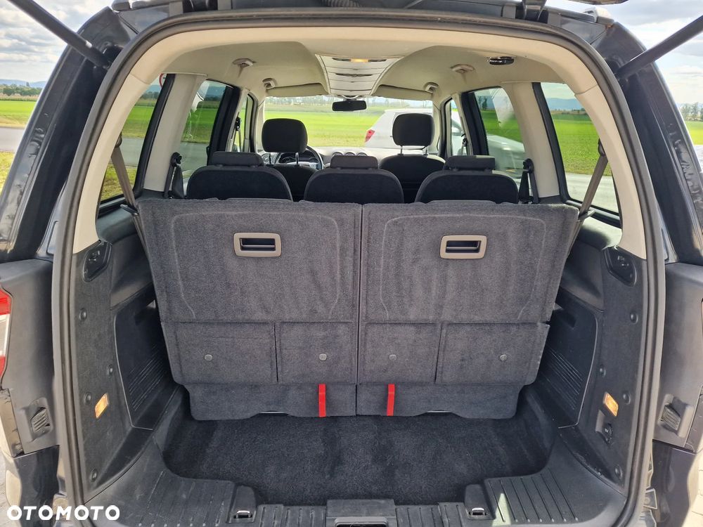 Ford Galaxy 2.0 TDCi Titanium - 24