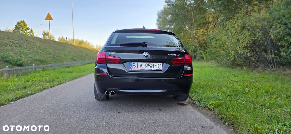 BMW Seria 5 530d xDrive Luxury Line - 11