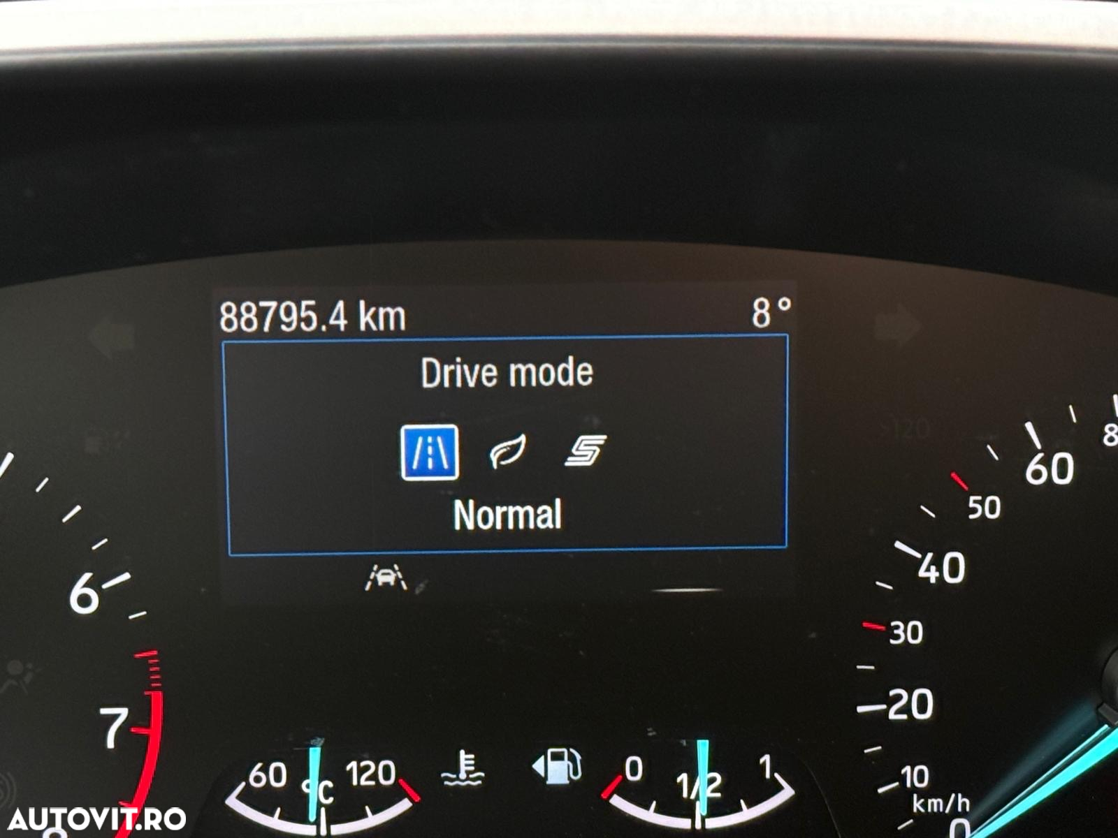 Ford Focus 1.0 EcoBoost Start-Stopp-System COOL&CONNECT DESIGN - 26
