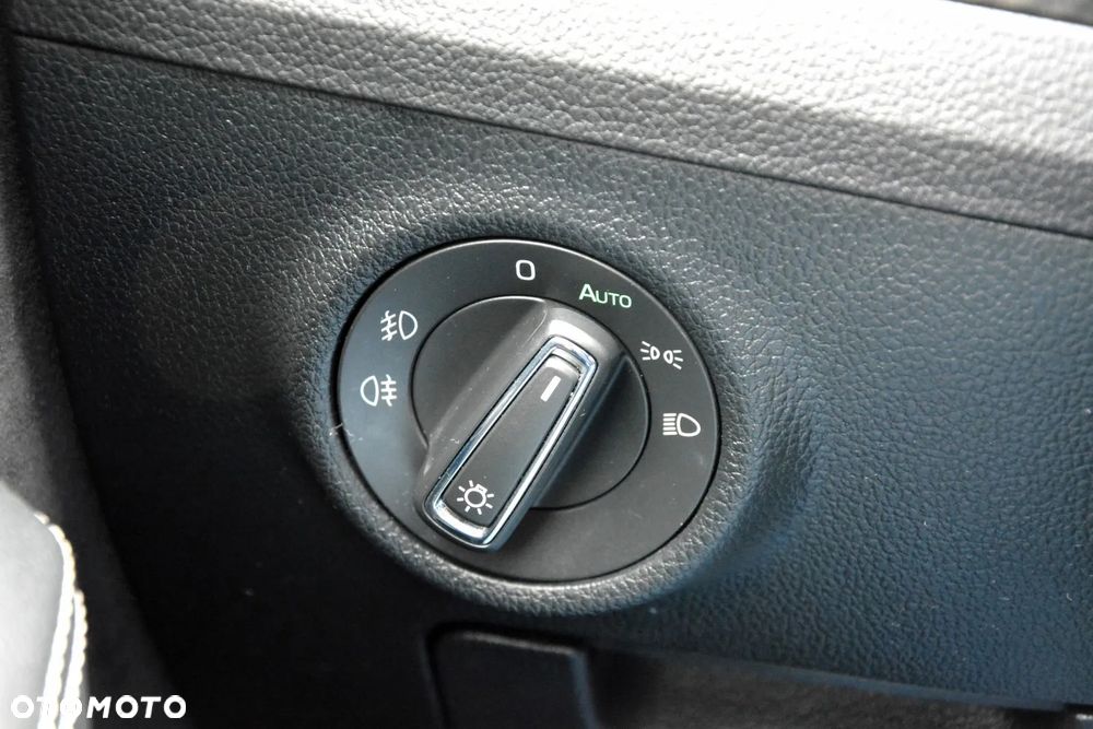Skoda Superb 2.0 TDI SCR Sportline DSG - 20