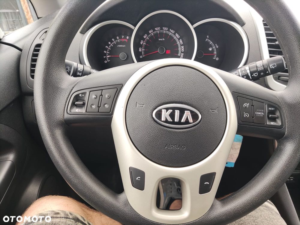 Kia Venga 1.4 Business Line - 9