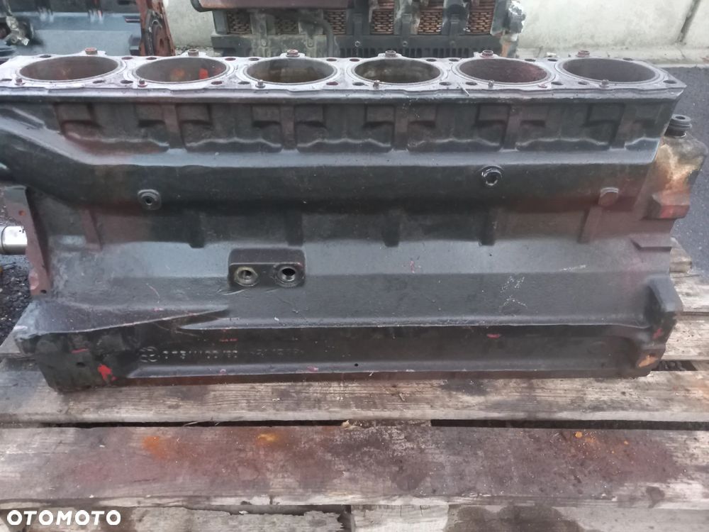 Wał,Blok,silnik same,lamborghini,hurlimann,1000.3 A,1000.4 WT10,1000.6 ATI,WTI3,A1,turbo,70779.0,001304890 2C,71150.0,07511100/30,TULEJA ,tłok,korbowód,kompletny silnik,głowica,woda,powietrze,koła rozrządu,wałek,miska,explorer,titran,antares,laser,3cylindry,4 cylindry,5 cylindrów,6cylindrów. - 5