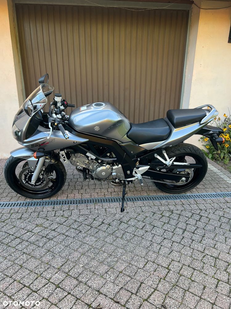 Suzuki SV - 15