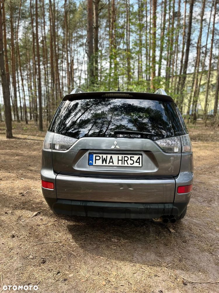 Mitsubishi Outlander 2.0 DID Instyle NAVI - 3