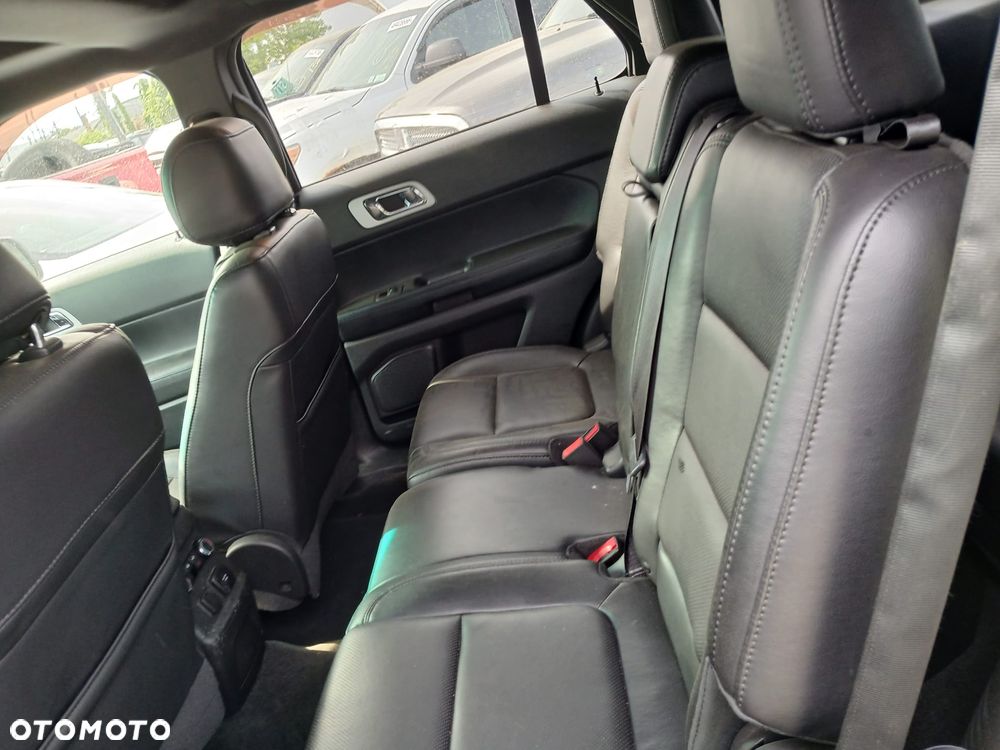 Ford Explorer - 18