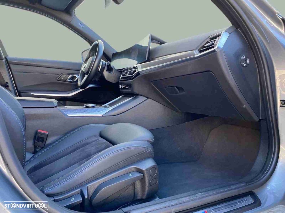 BMW 320 d Touring Pack Desportivo M Auto - 10