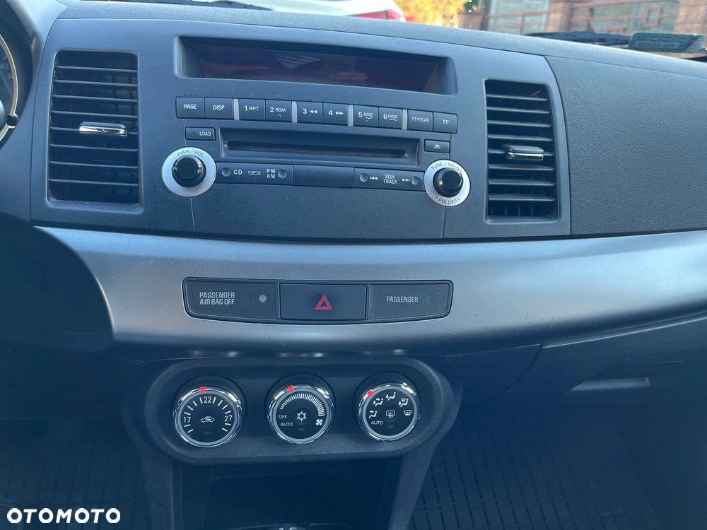 Mitsubishi Lancer 1.8 Invite - 10