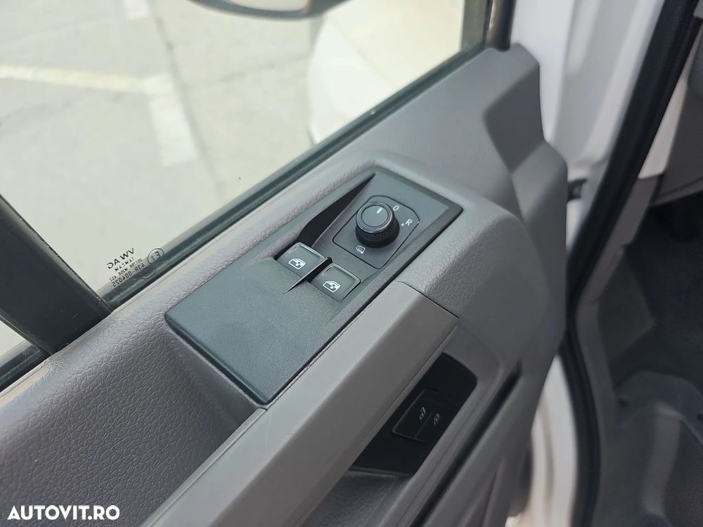 Volkswagen CRAFTER - 13