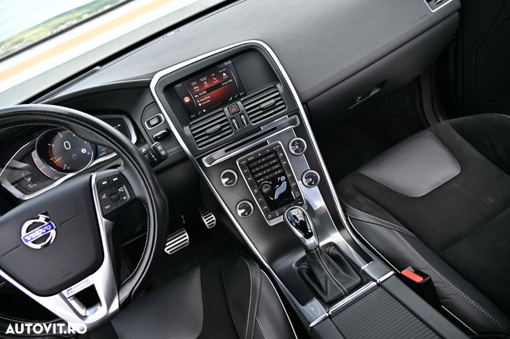 Volvo XC 60 D5 AWD Geartronic Momentum - 21