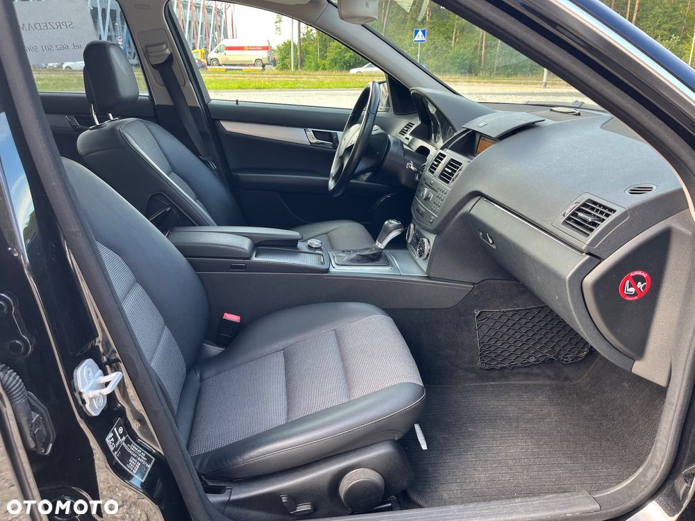 Mercedes-Benz Klasa C 180 CGI Automatik BlueEFFICIENCY Avantgarde - 22