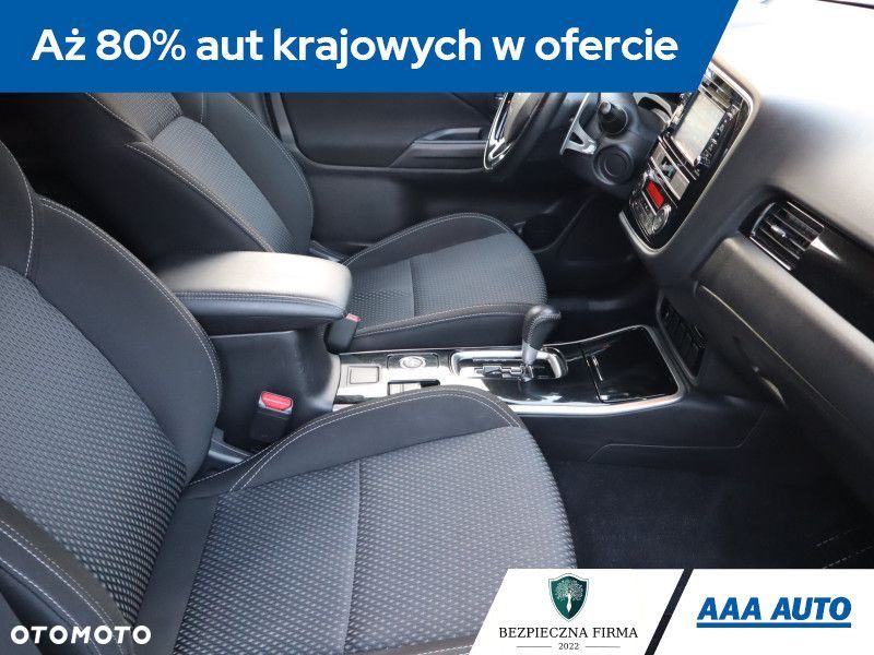 Mitsubishi Outlander - 10