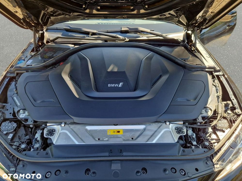 BMW i4 - 25