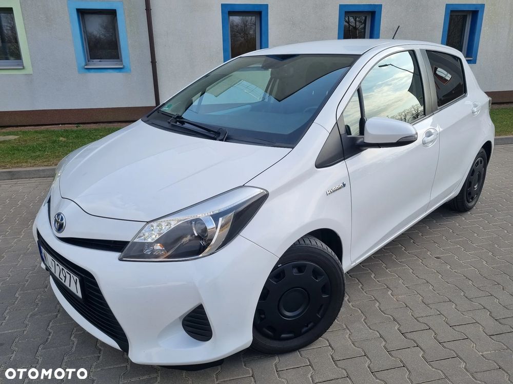 Toyota Yaris Hybrid 100 Life - 21