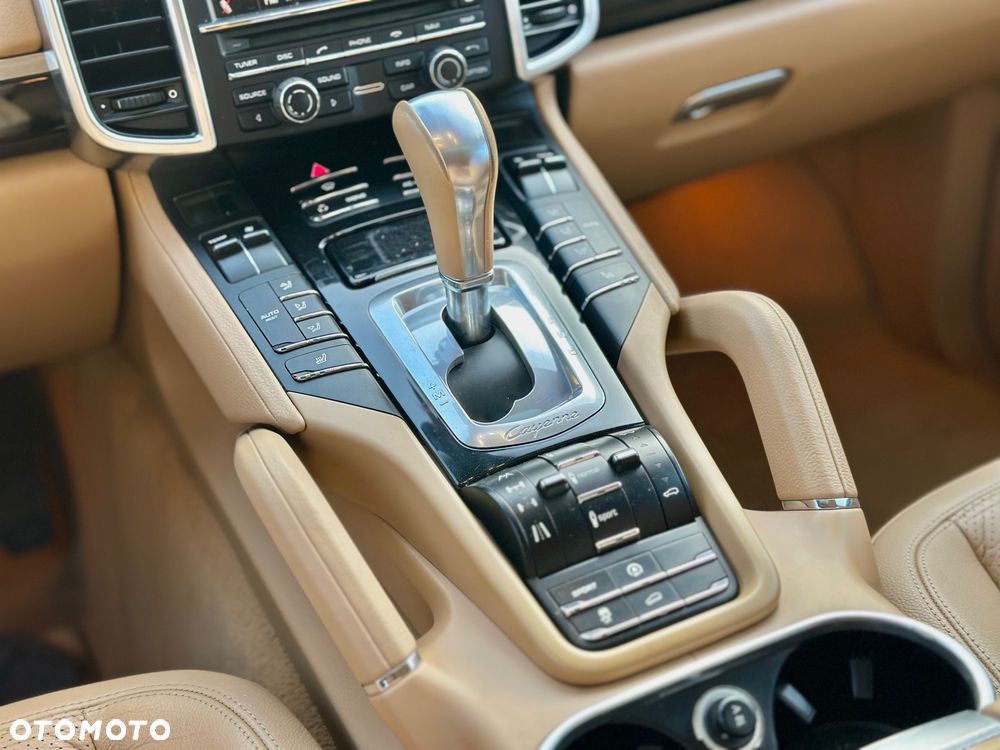 Porsche Cayenne Tiptronic S - 17