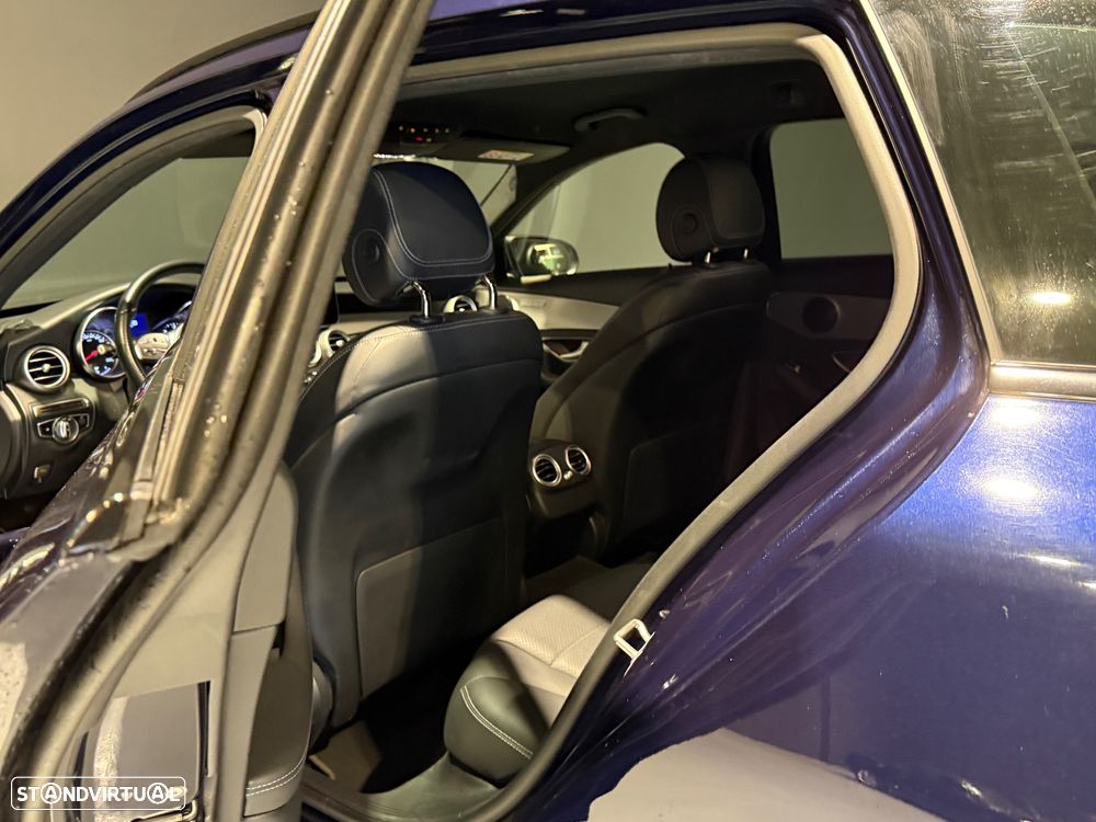 Mercedes-Benz C 300 de AMG Line - 16