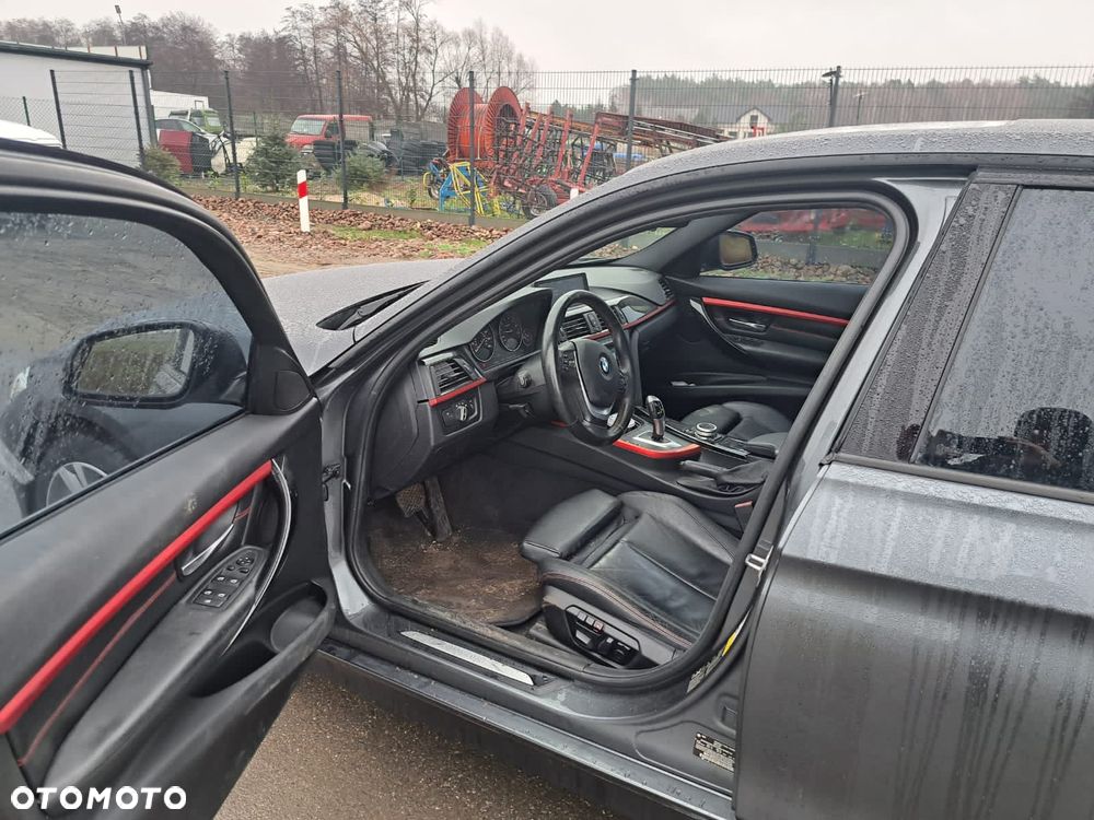 BMW Seria 3 328i xDrive - 16