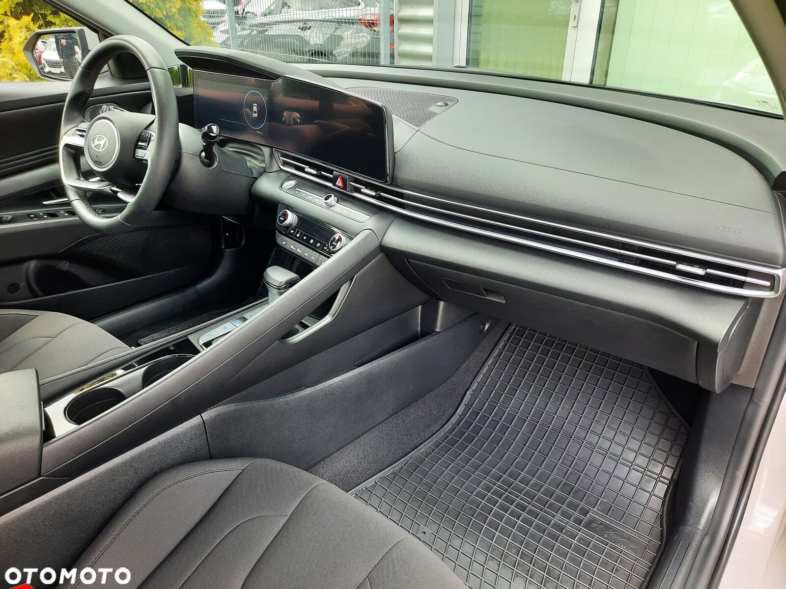 Hyundai Elantra - 11