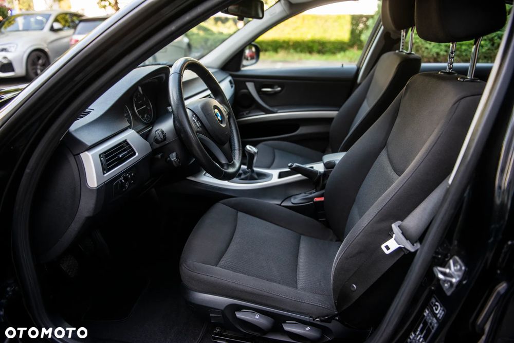 BMW Seria 3 320d - 15