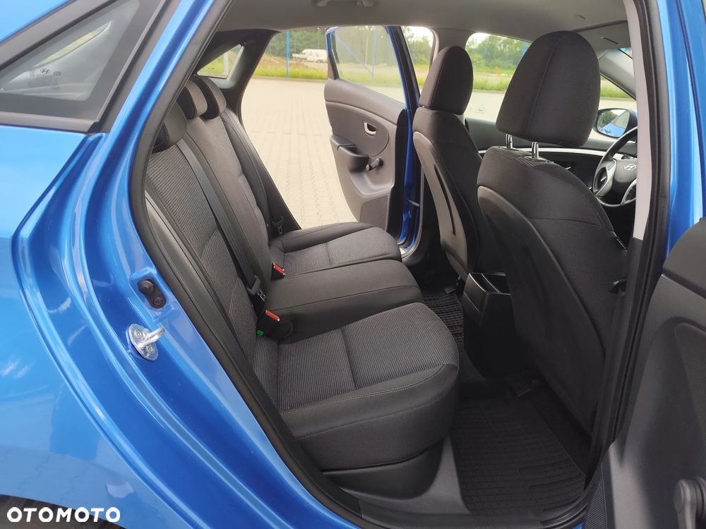 Hyundai i30 blue 1.4 Classic - 15