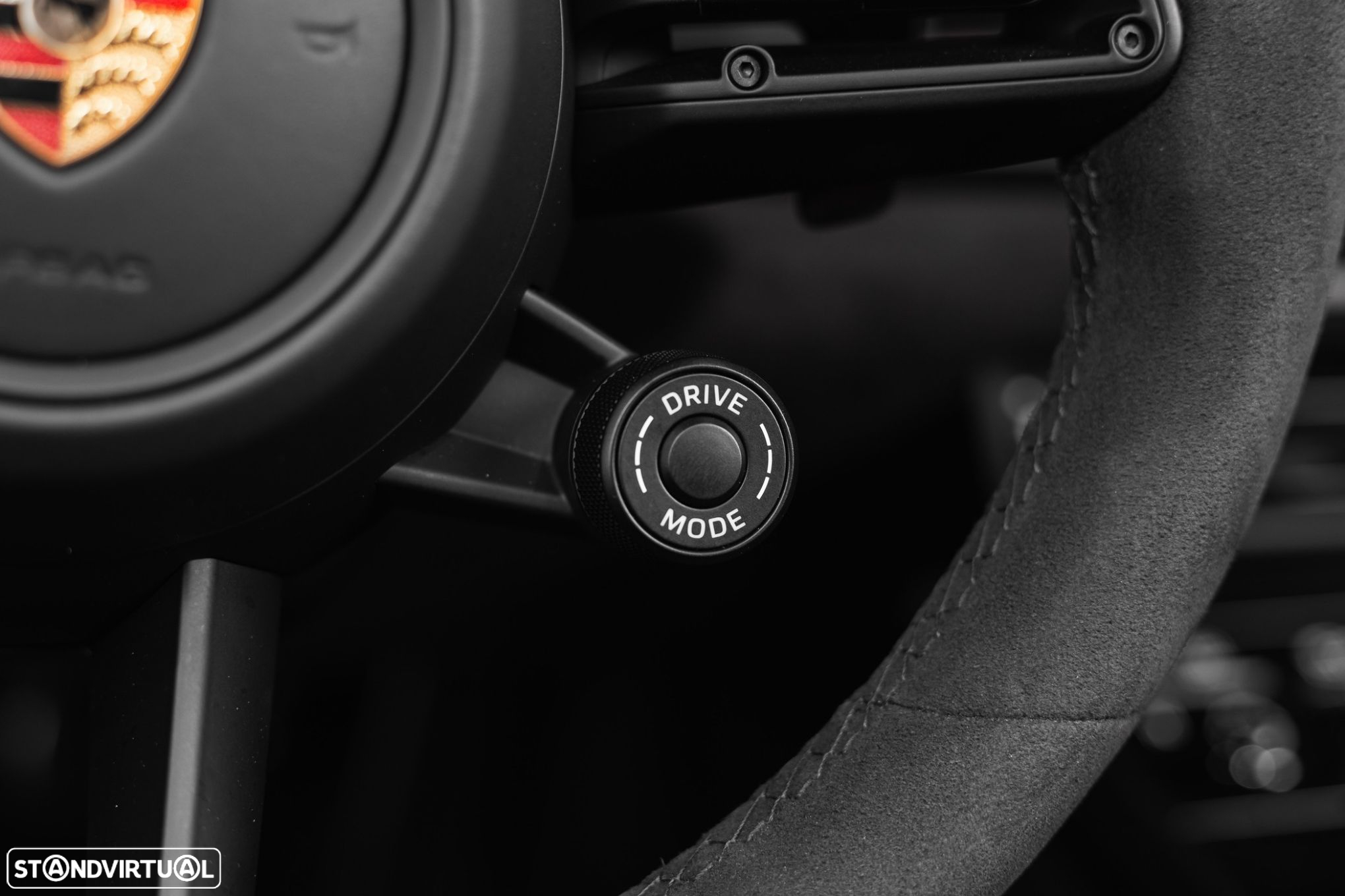 Porsche 911 (992) Carrera 4 GTS PDK - 11