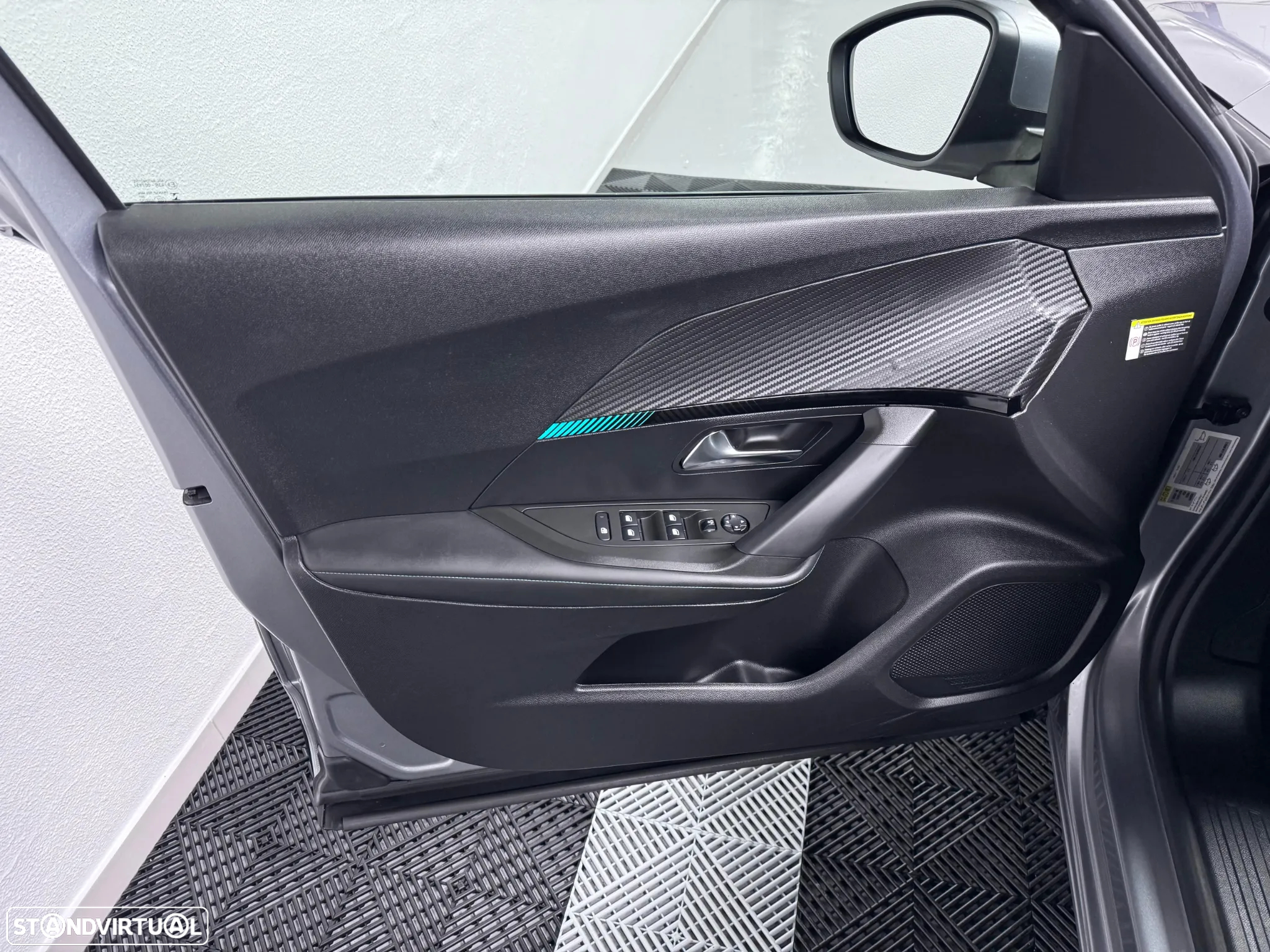 Peugeot 2008 PureTech 100 Allure - 6