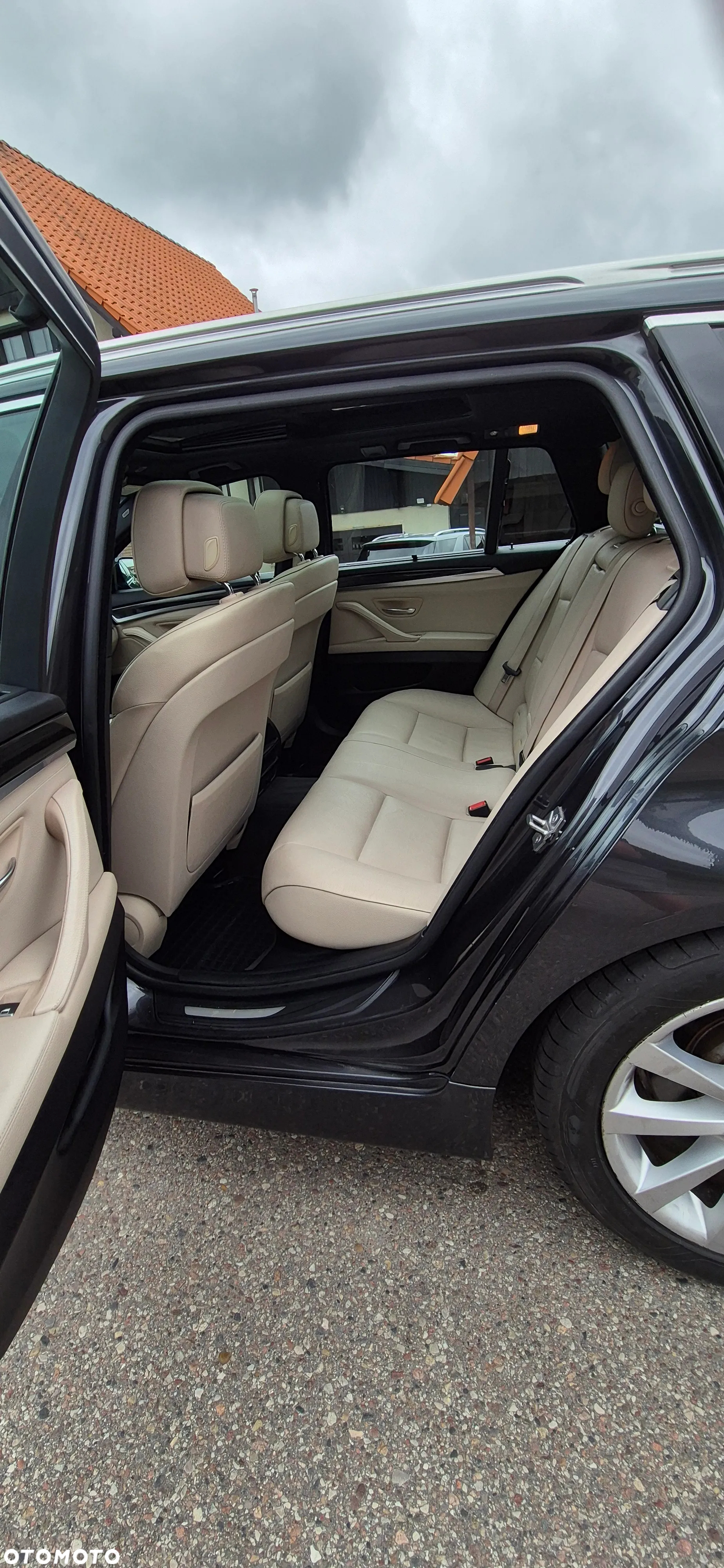 BMW Seria 5 520d Touring Luxury Line - 13