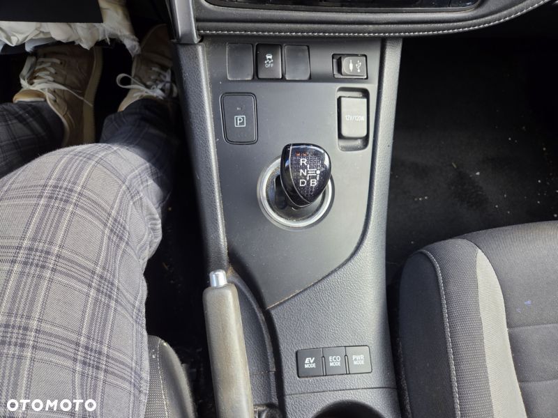Toyota Auris 1.8 HSD Luna - 19