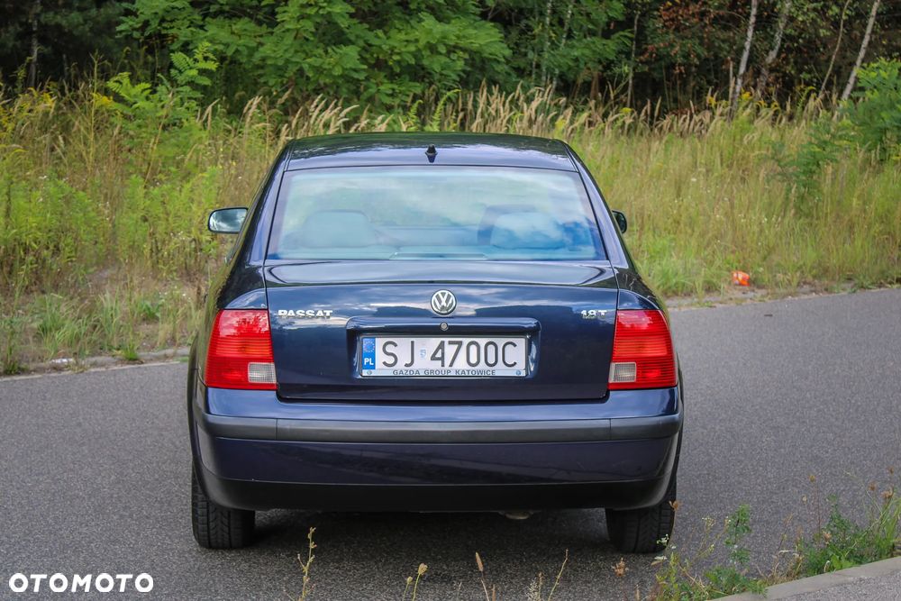 Volkswagen Passat 1.8T - 4