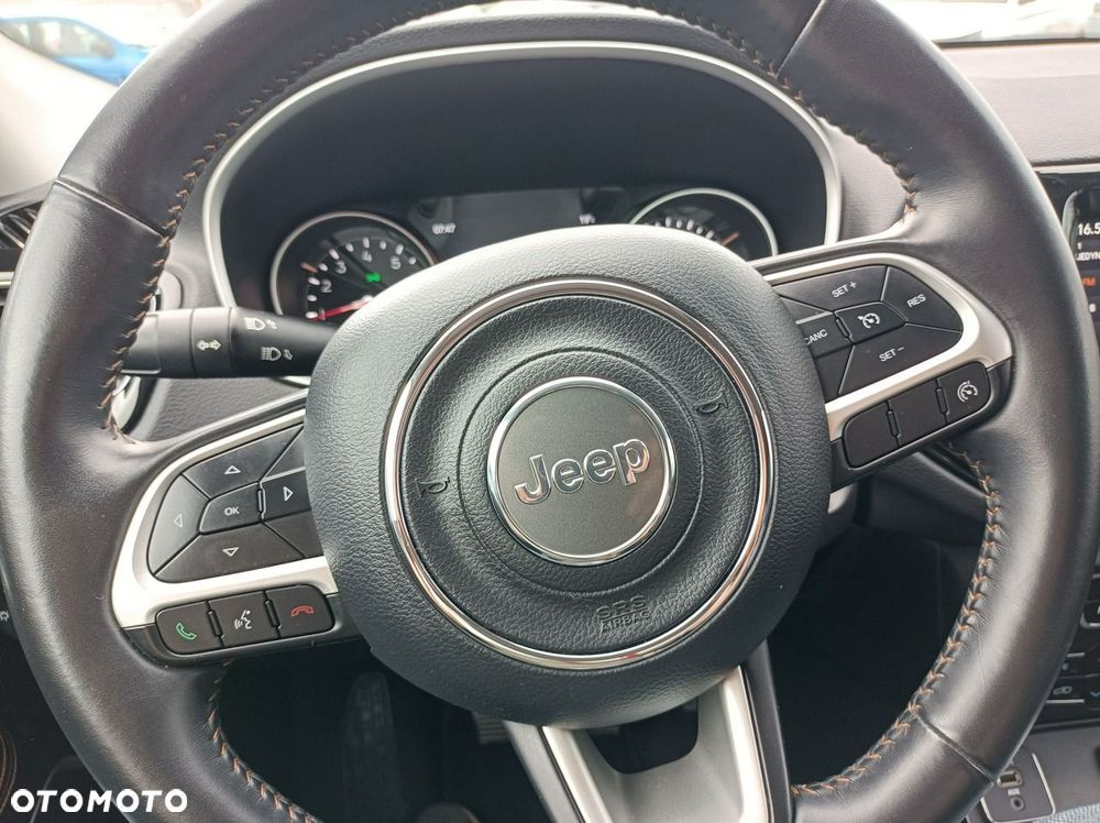 Jeep Compass - 30