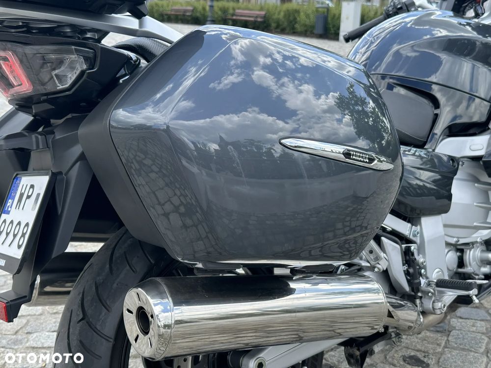 Yamaha FJR - 27