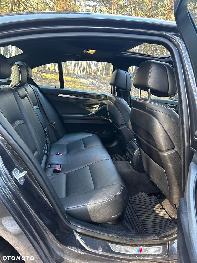 BMW Seria 5 550i - 14
