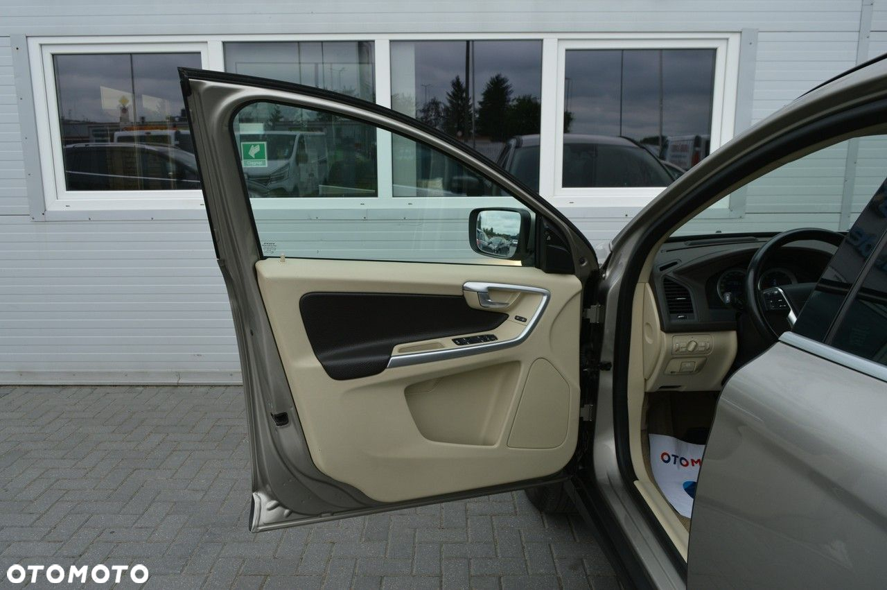 Volvo XC 60 D3 Momentum - 35
