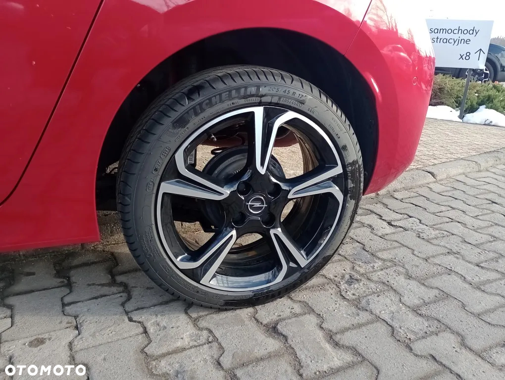 Opel Corsa 1.2 GS S&S - 9