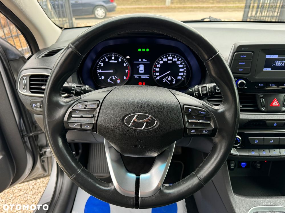 Hyundai i30 1.5 DPI Classic + - 14