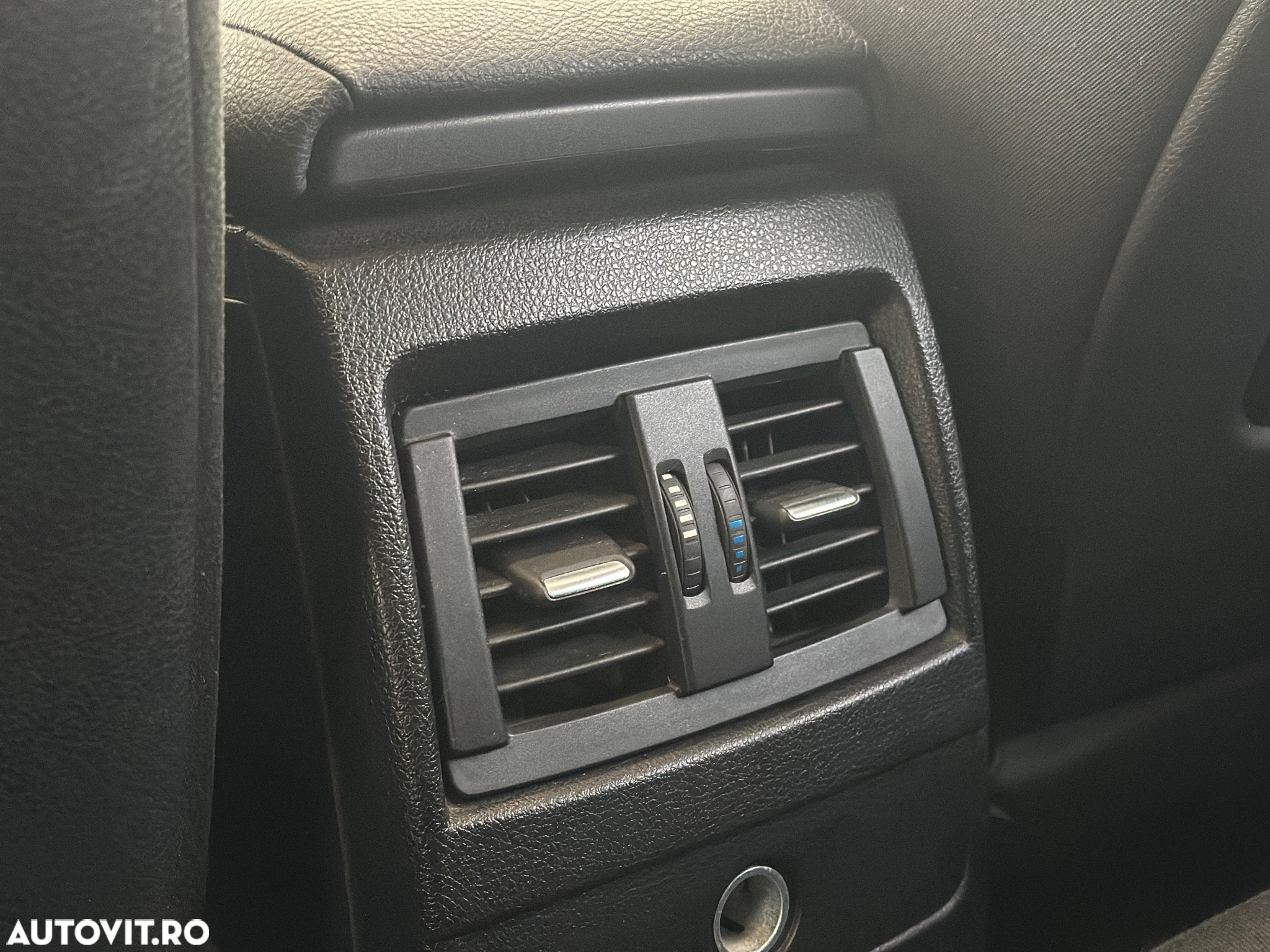BMW Seria 1 118i - 28