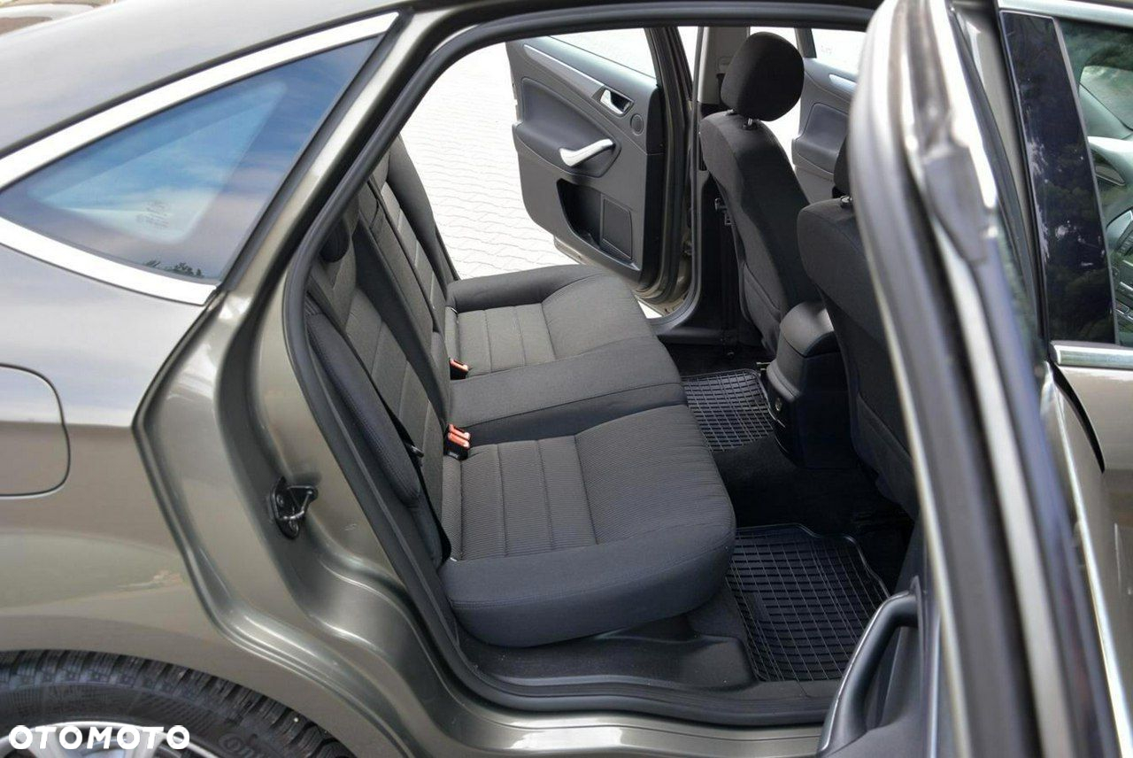 Ford Mondeo 2.0 EcoBoost Titanium - 17