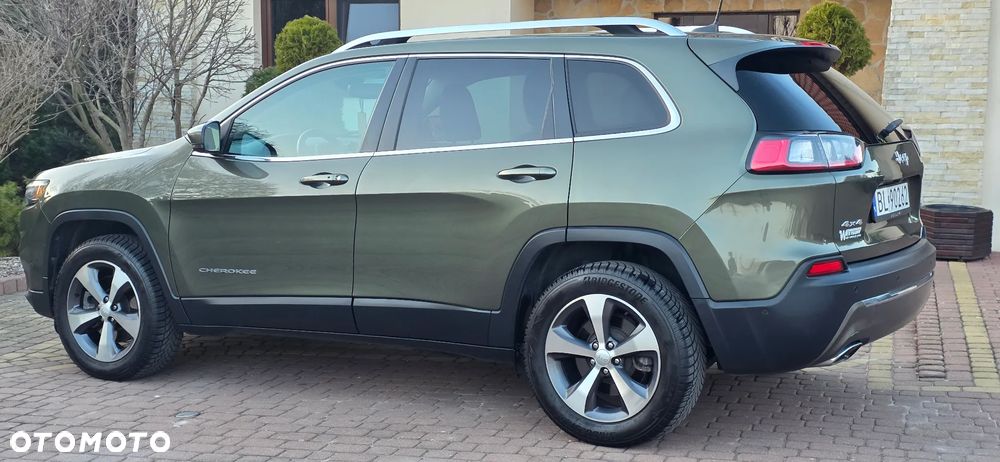 Jeep Cherokee - 18