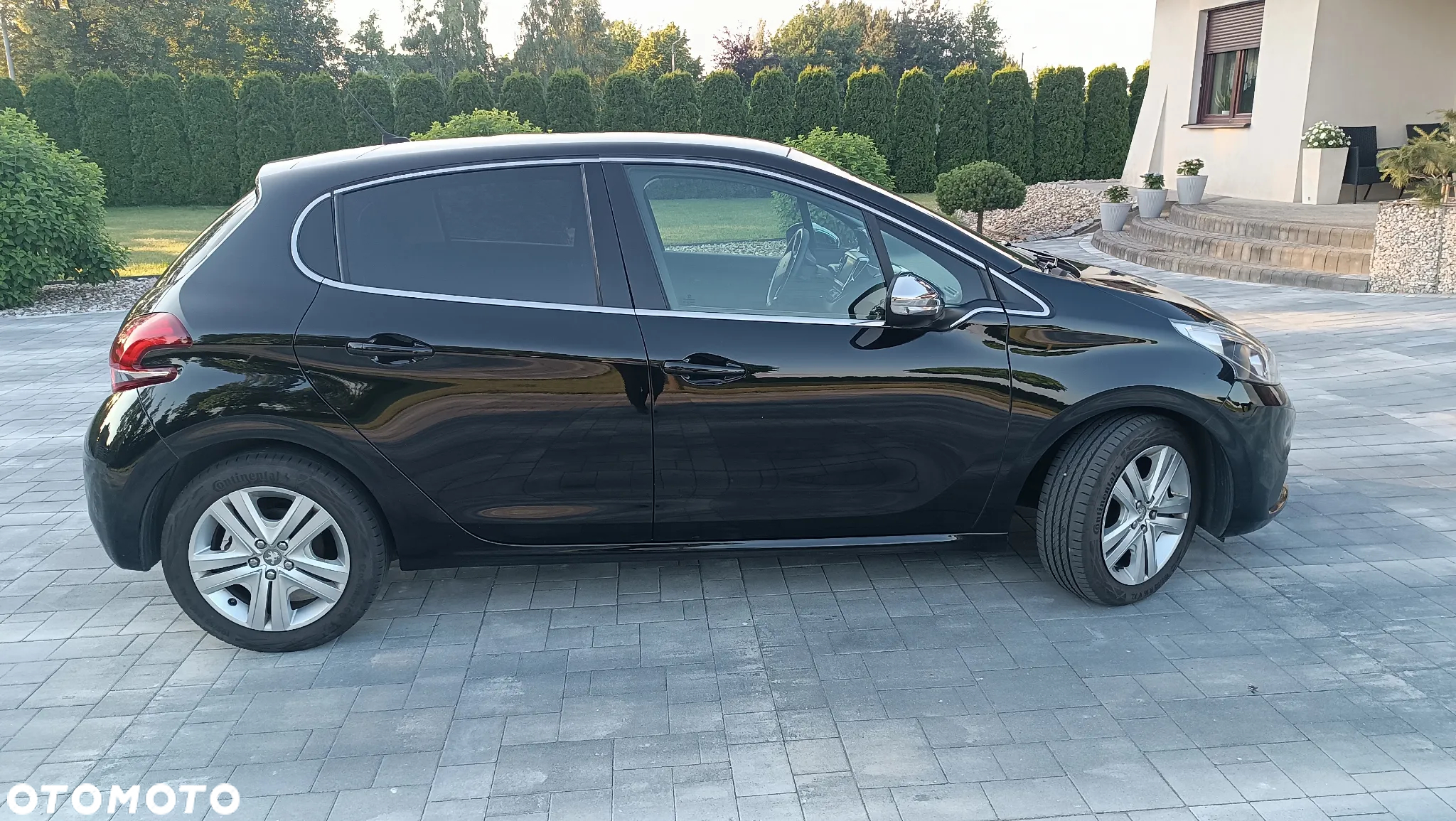 Peugeot 208 PureTech 110 Stop & Start Allure - 4