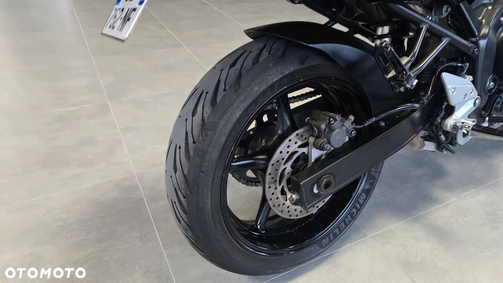 Yamaha FZ6 - 32