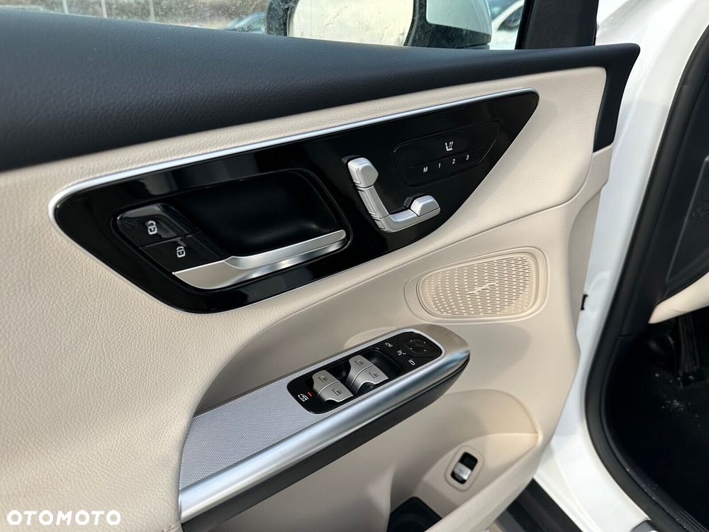 Mercedes-Benz GLC - 11