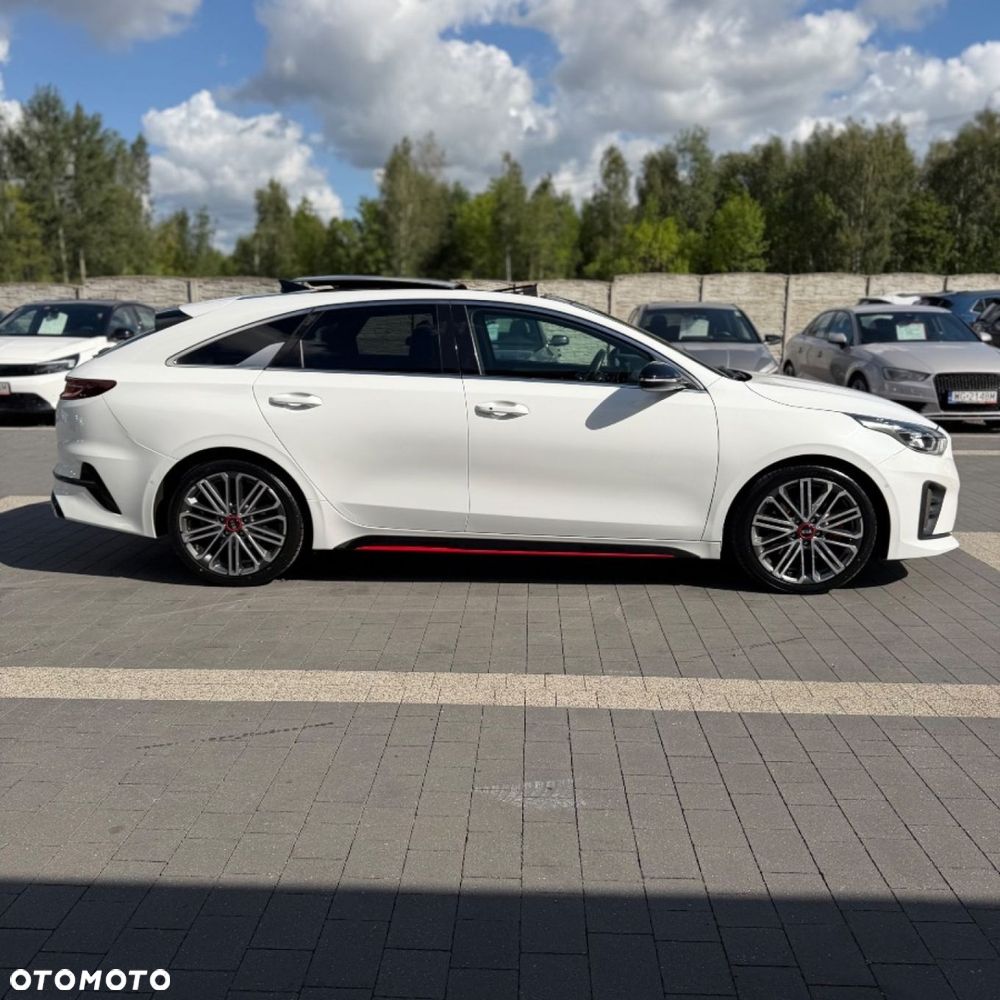 Kia ProCeed 1.6 T-GDI GT DCT - 11