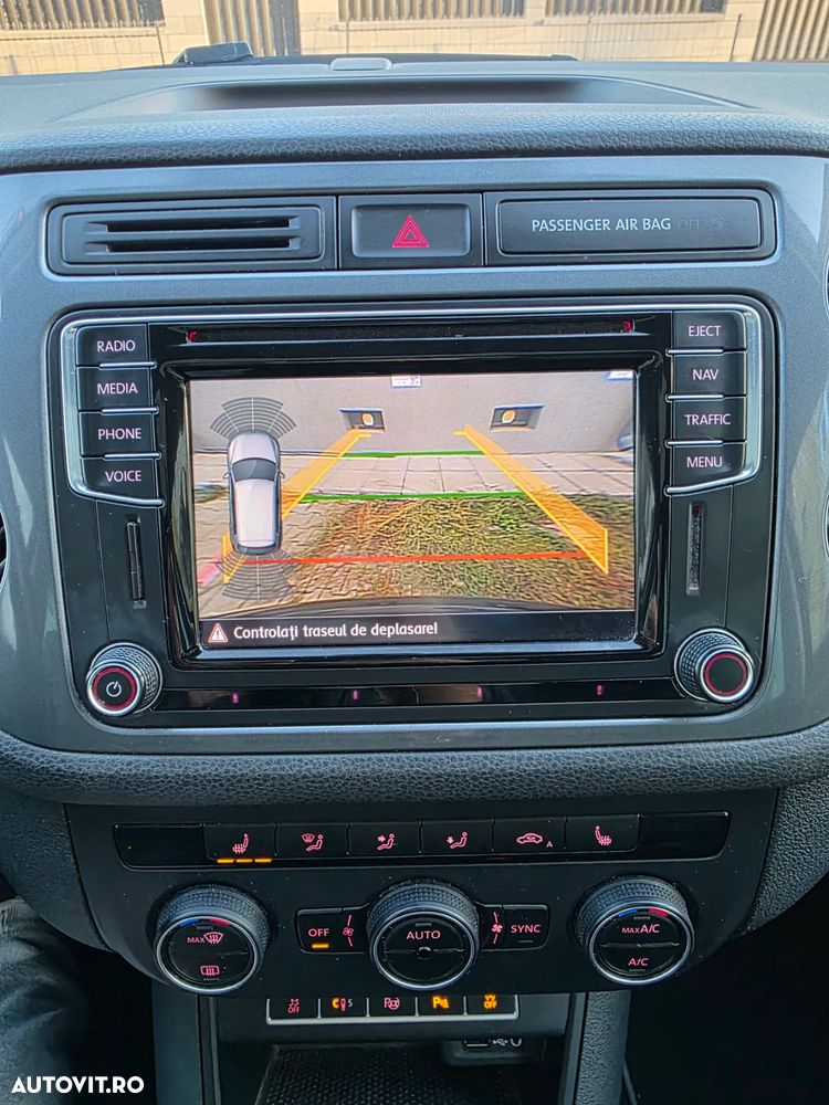 Volkswagen Tiguan 2.0 TDI SCR 4MOTION BlueMotion Technology DSG Sport & Style - 9