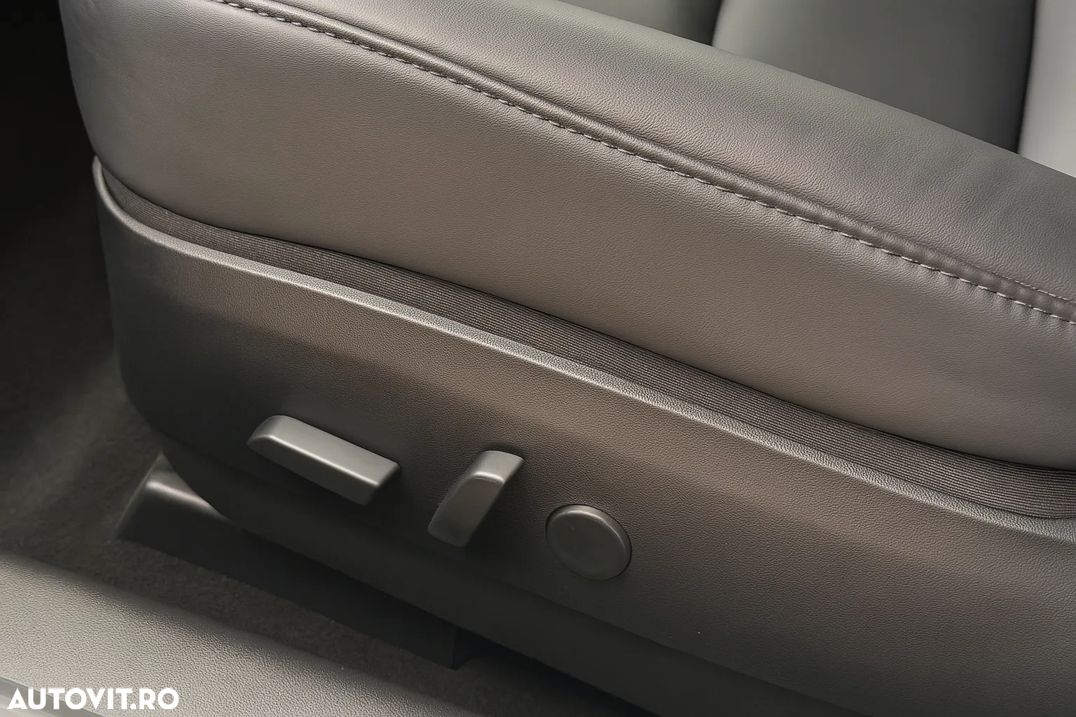 Tesla Model 3 Standard Reichweite Plus Hinterradantrieb - 22